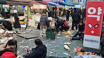 74세 운전자, 목동 깨비시장 골목 80m 돌진…1명 사망·3명 중상