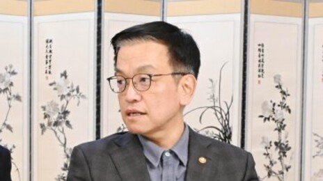 최 대행 “금융·외환시장 안심할 수 없는 상황…24시간 점검·대응”