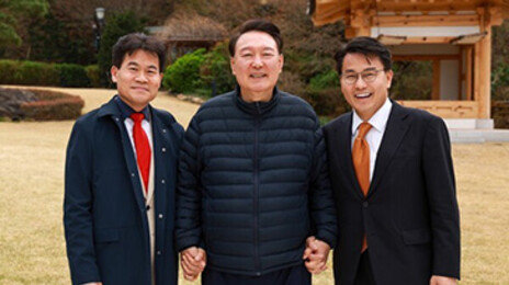 전한길 “어제 尹 만나…본인 감옥 가도 상관없지만 청년에 미안하다고 해”