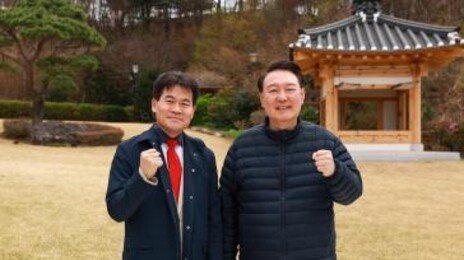 전한길 “어제 尹 만나…본인 감옥 가도 상관없지만 청년에 미안하다고 해”