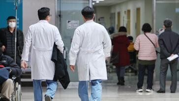 지난해 상급종합병원 의사 35% 감소…병-의원만 늘었다