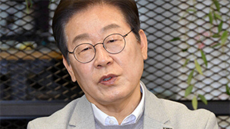 ‘1강’ 이재명, 공개 메시지-행보 줄이고 ‘조용한 경선’, 이유는?