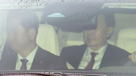 ‘피고인 尹’ 법정 모습 이번엔 공개…재판부 촬영 허가