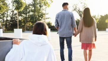 “남편 회사에서 불륜녀 불러내 주세요” 당근 구인글 시끌 [e글e글]