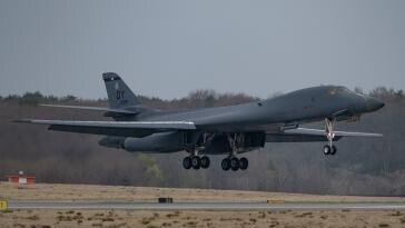 美 본토 B-1B, 북중 코앞 日 기지 추가 배치