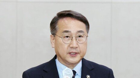 李, 김인호 산림청장 직권면직…“중대한 법령 위반”