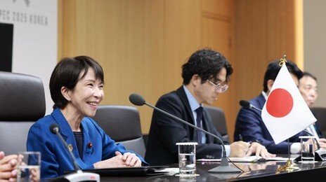 ‘외교데뷔 순항’ 다카이치 내각 지지율 82%…2001년 이후 2위