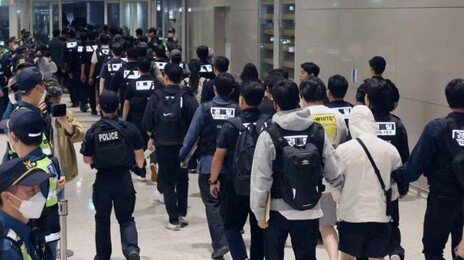 캄보디아서 한국인 상대 100억 투자사기 韓청년 27명 송치