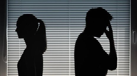 20년 전 유부남 아버지, 양육비 미지급…법은 혼외자 편일까