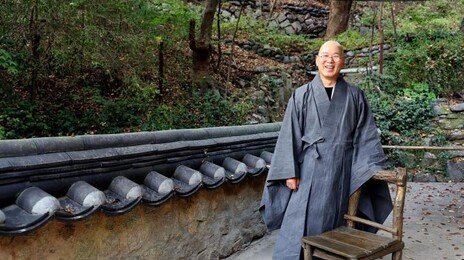 덕조 스님 “법정 살아계셨다면 ‘이놈! 뭐 하는 짓이냐’ 하실수 있겠지만…”