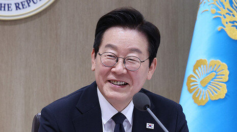 ‘APEC 효과’ 李대통령 지지율 6%P 올라 63%