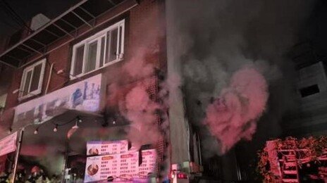 간밤 천안 두정동 횟집서 불…인접 건물 창고도 타