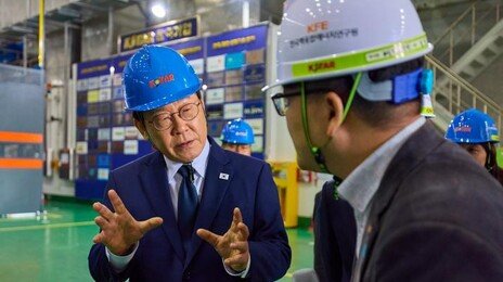 李대통령 “소방공무원 고귀한 헌신에 걸맞은 예우하겠다”