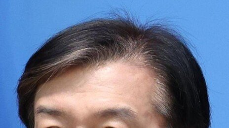 조국, 당대표 출마선언… “양당 나눠먹기 끝낼것”