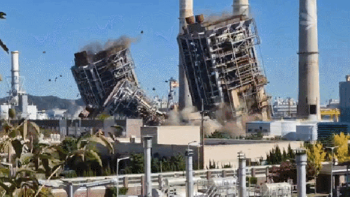 울산화력 4·6호기 타워 발파·해체 성공…매몰자 수색 본격화