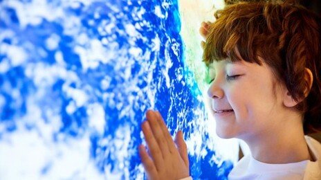 “외국어 배우면 뇌가 더 젊어진다”…노화 속도 절반되는 비법