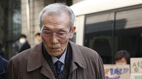 ‘강제추행 혐의’ 오겜 오영수 2심서 무죄로 뒤집혀