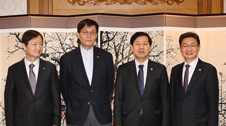 연일 추락하는 원화가치…국민연금 ‘구원투수’ 등판 가능성