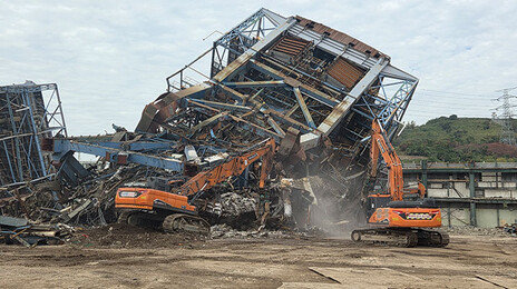 울산발전소 마지막 매몰자 위치 확인…구조대 접근 중
