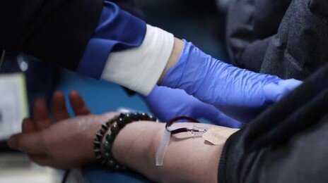 전국 혈액 보유량 3.7일분…뚝 떨어진 혈액 수급, 왜?