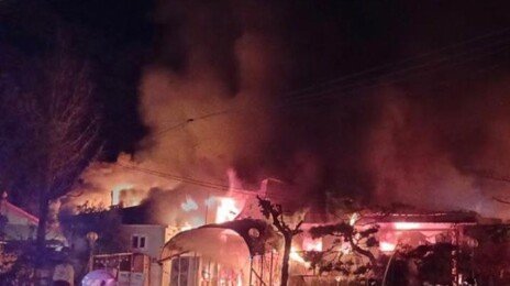 한밤 여주 한 식당서 화재…인근 주택으로 번져 4명 대피