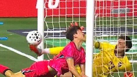 이재성 머리 다칠까봐 막아준 볼리비아 골키퍼…“스포츠 정신”