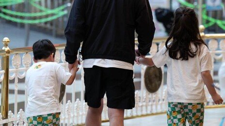 ‘친구같은 아빠’ 꿈꿨는데…현실은 ‘바쁜 아빠’…“교육 가장 어려워”