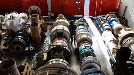 제조업 AI 전환, ‘비용 부담-인재 부족-효과 불확실’ 3중고에 발목 잡혔다