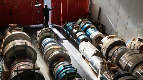 ‘고환율 리스크’ 덮친 제조업…원재료 5년 전보다 80% 올랐다