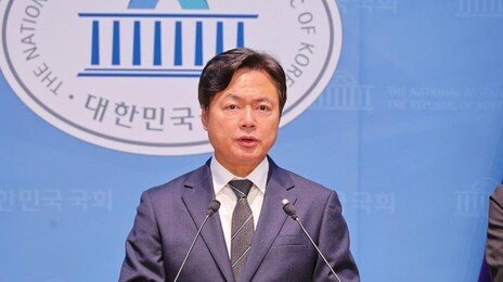 與 “사의 검사장 2명 사표수리 안돼…징계절차 밟아 집단항명 책임 물어야”
