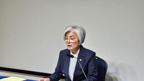 강경화 “트럼프, 李대통령에게 핵잠 관련 질문 많이해”