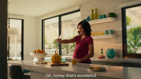 ‘AI 어머니’와 대화…고인 아바타 재현 기술에 엇갈린 반응