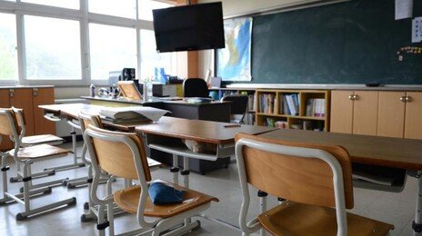 “말려죽인다” 폭언까지…10년차 미만 젊은 교사들이 떠난다