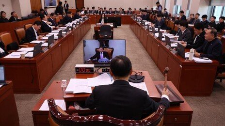 끝내 빠진 ‘주52시간 근무 예외’… 반쪽짜리 반도체법 산자위 통과