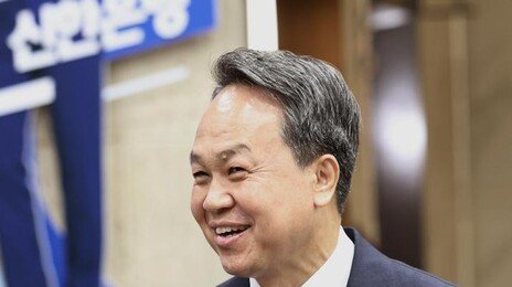 진옥동 신한금융 회장 연임 성공…2기 키워드는 ‘신뢰’