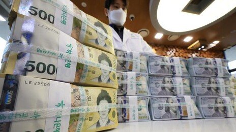 한국 억만장자 38명→31명 감소…전세계 2919명 ‘역대 최다’