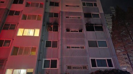 창원 아파트 화재로 60대 부부 숨져…주민 130명 대피