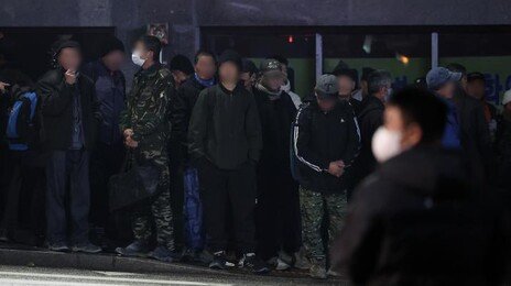 저소득층 근로소득 5년 만에 감소…고환율에 먹거리·난방비 걱정