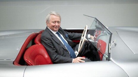 82세 포르셰 회장, 치매 아내 이혼뒤 20세 연하와 결혼