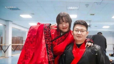 中 지진때 10살 소녀 구한 22세 군인, 12년뒤 재회해 결혼 골인