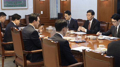 이창용 만난 김민석 “환율·물가 안정 위해 한은과 공조 중요”