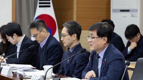 “신규 원전 건설, 여론조사-토론으로 결정”