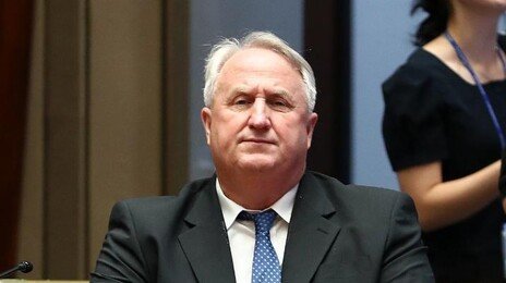 인요한 의원직 사퇴…“진영논리 정치가 국민 힘들게 해”