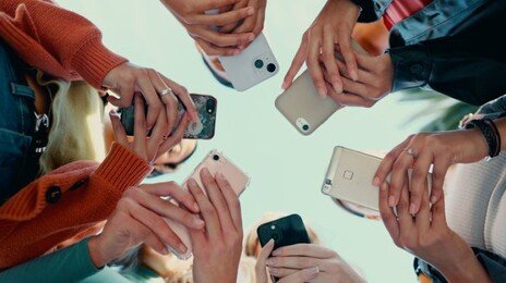 ‘16세 미만 SNS 차단’ 호주가 옳았다? 관련 근거 나와