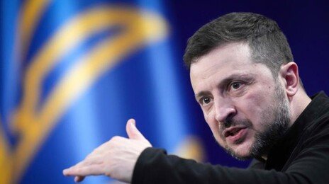 젤렌스키 “90일내 선거 가능”…트럼프 “우크라 민주주의 아닌 지점 도달”