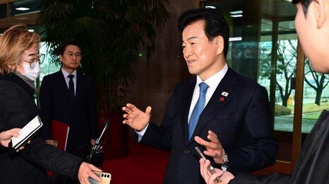 정동영 “야인시절 천정궁서 윤영호 한번 만나 통일 얘기했을 뿐”