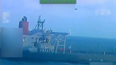 美, 베네수엘라 연안서 초대형 유조선 억류…중국행 원유 차단 본격화