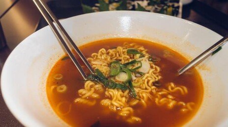 술 마신 뒤 라면이 더욱 당기는 세 가지 이유
