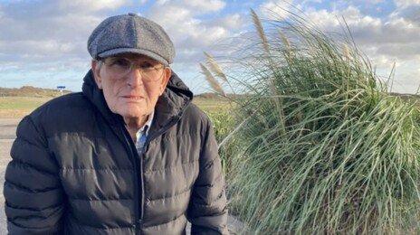 나뭇잎 뱉었을 뿐인데, 벌금 50만원?…무슨 일 있었길래