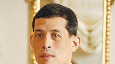 태국 총리, 국왕의 국회 해산명령 수락 “내년 초 총선 실시”